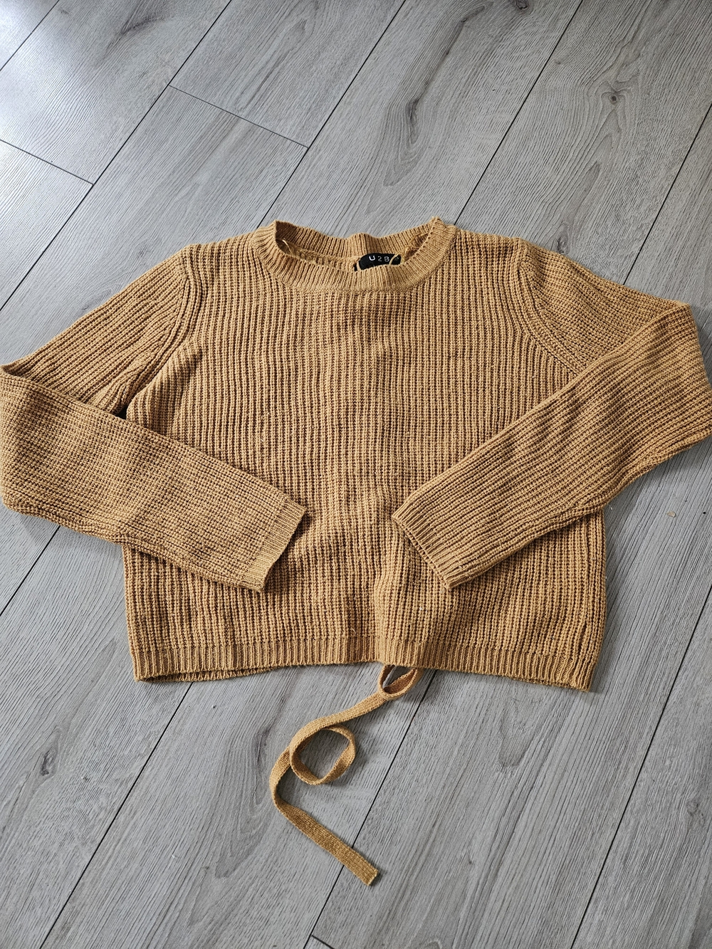 U2B Mustard Yellow Knit Sweater Lace Up Back Grommet Detail Size Small 🍯🧶